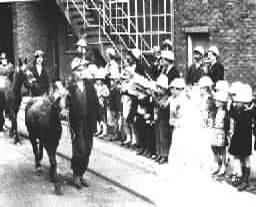 Pit Ponies leaving for
Last time