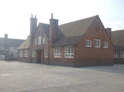 Park Road Junior and Infants School Orchard Close (c) Mr G. Flemming 13/05/2000