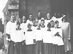 Shirebrook Church Choir Holy Trinity 1930s Mr R. Thompson Choir Master